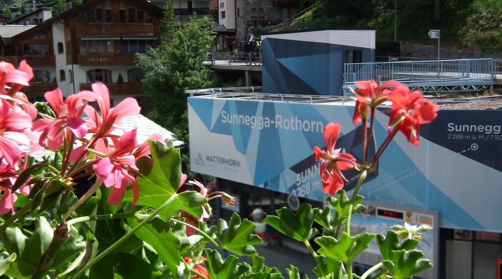 Hotel Cheminee Zermatt Exterior photo